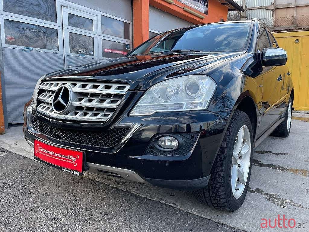 2010' Mercedes-Benz M-Klasse photo #1