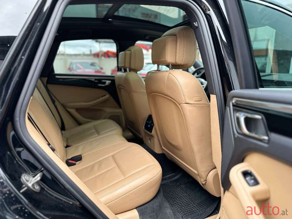 2016' Porsche Macan photo #5