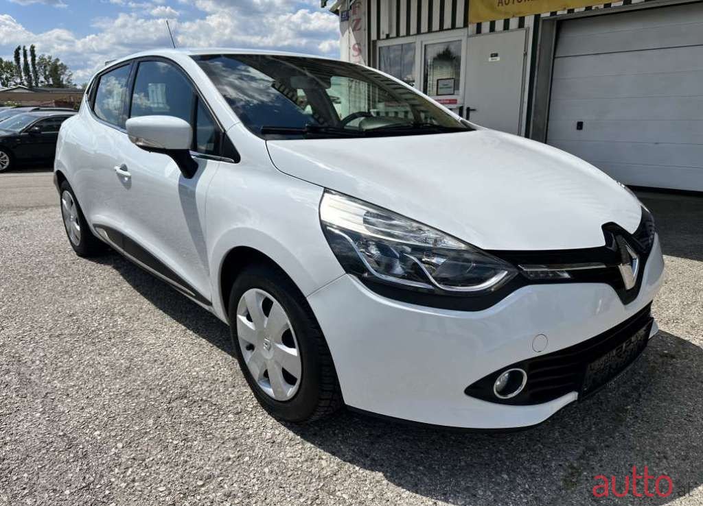 2014' Renault Clio photo #5