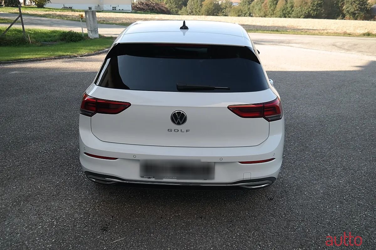 2022' Volkswagen Golf photo #5