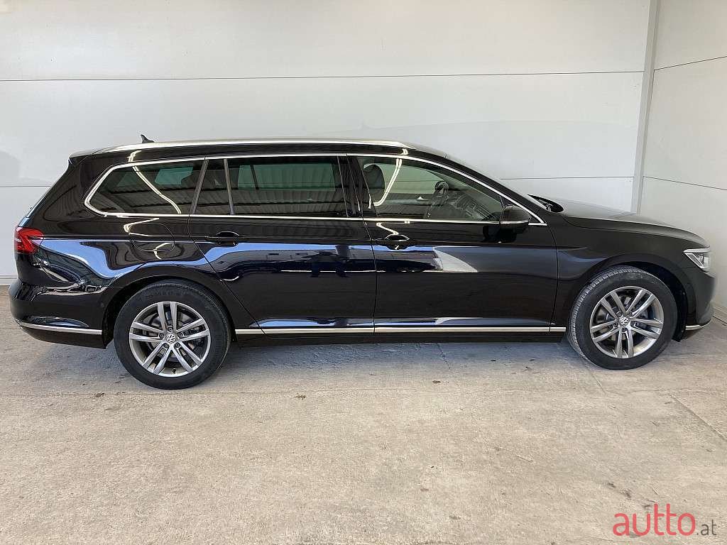 2017' Volkswagen Passat photo #3