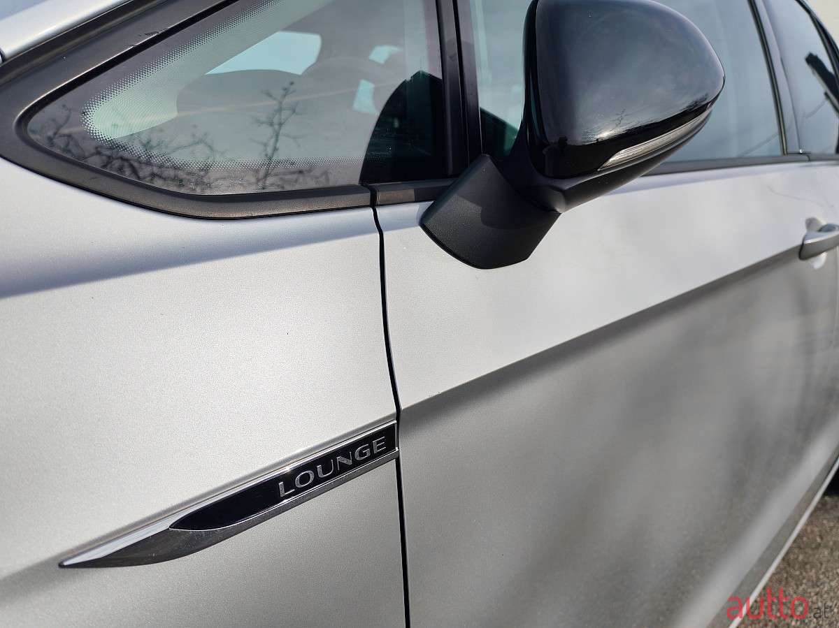 2016' Volkswagen Golf photo #5