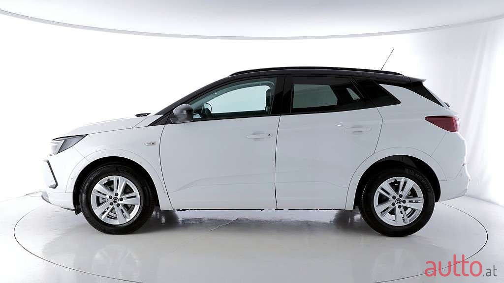 2024' Opel Grandland photo #1