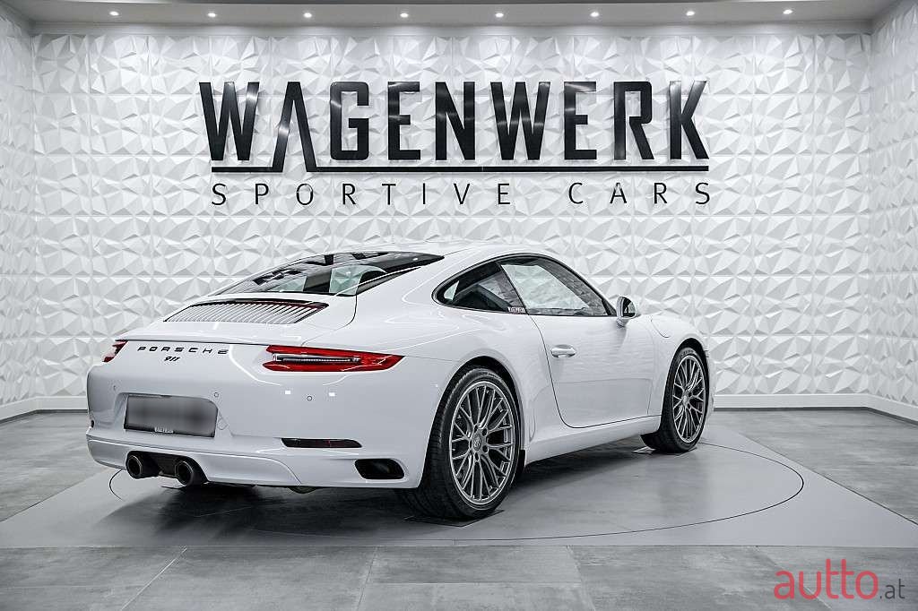 2017' Porsche 911 photo #4