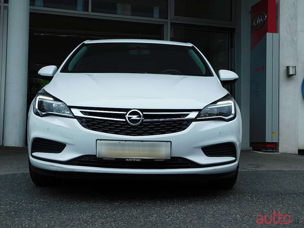 2019' Opel Astra photo #3