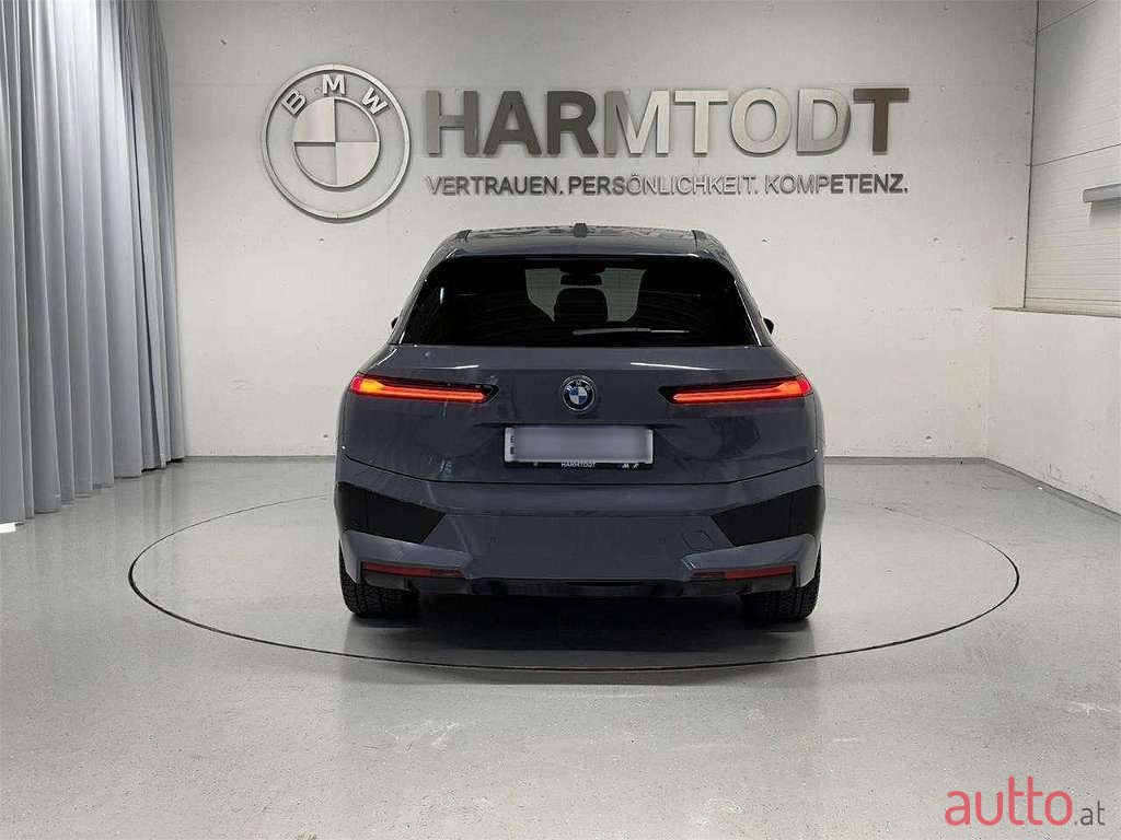 2022' BMW iX photo #3