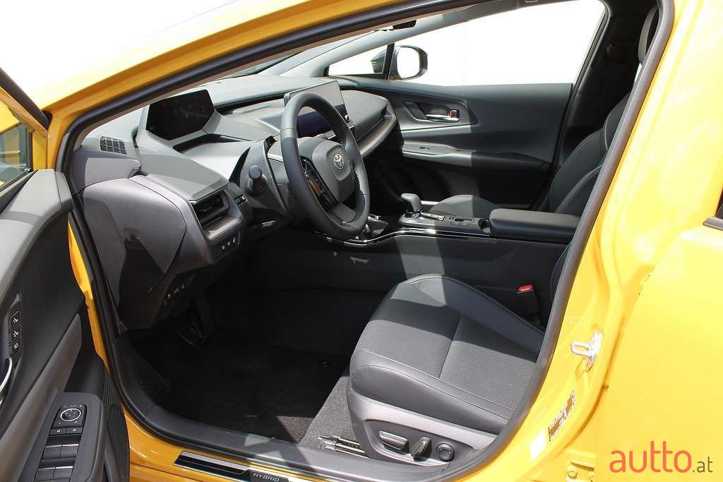 2023' Toyota Prius photo #5
