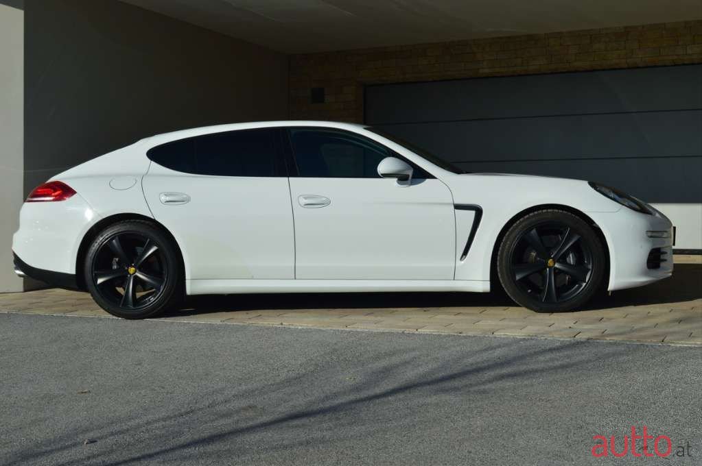 2014' Porsche Panamera photo #4