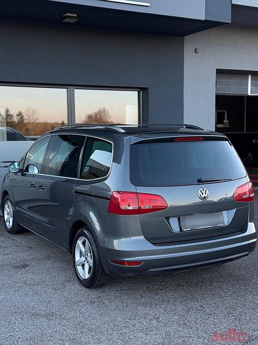 2013' Volkswagen Sharan photo #4
