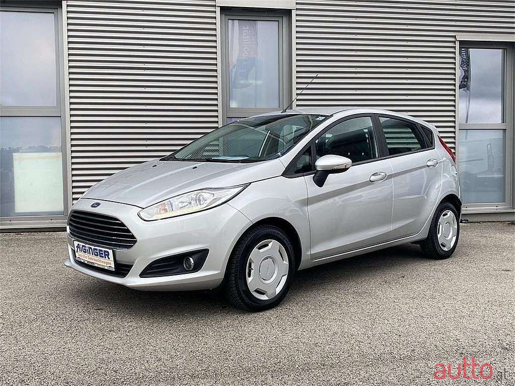 2015' Ford Fiesta photo #2