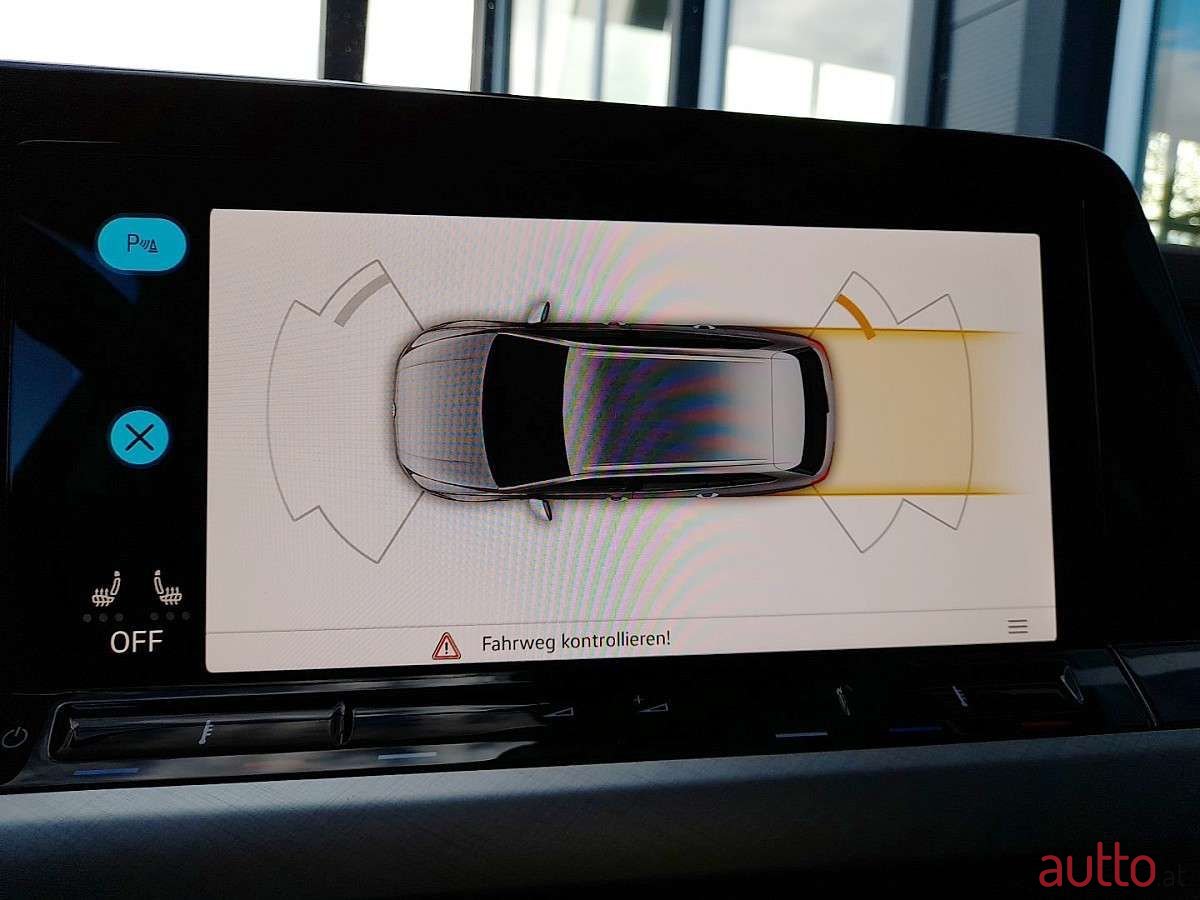 2021' Volkswagen Golf photo #4