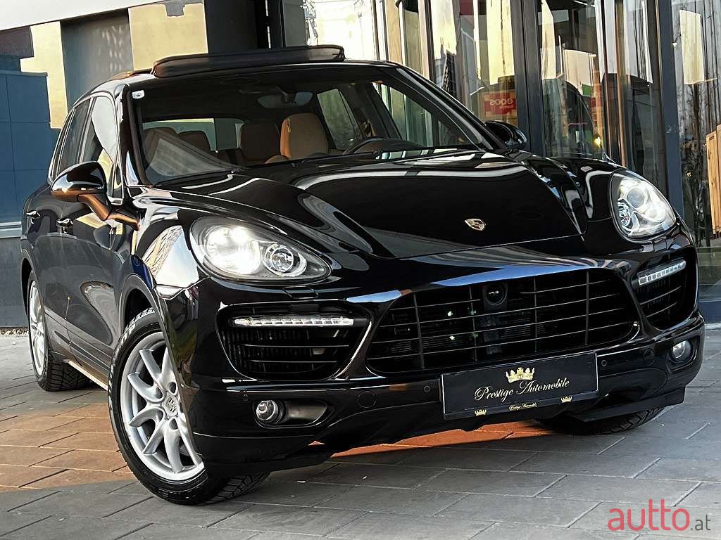 2010' Porsche Cayenne photo #3