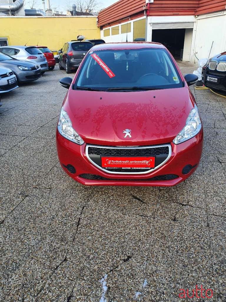2013' Peugeot 208 photo #2