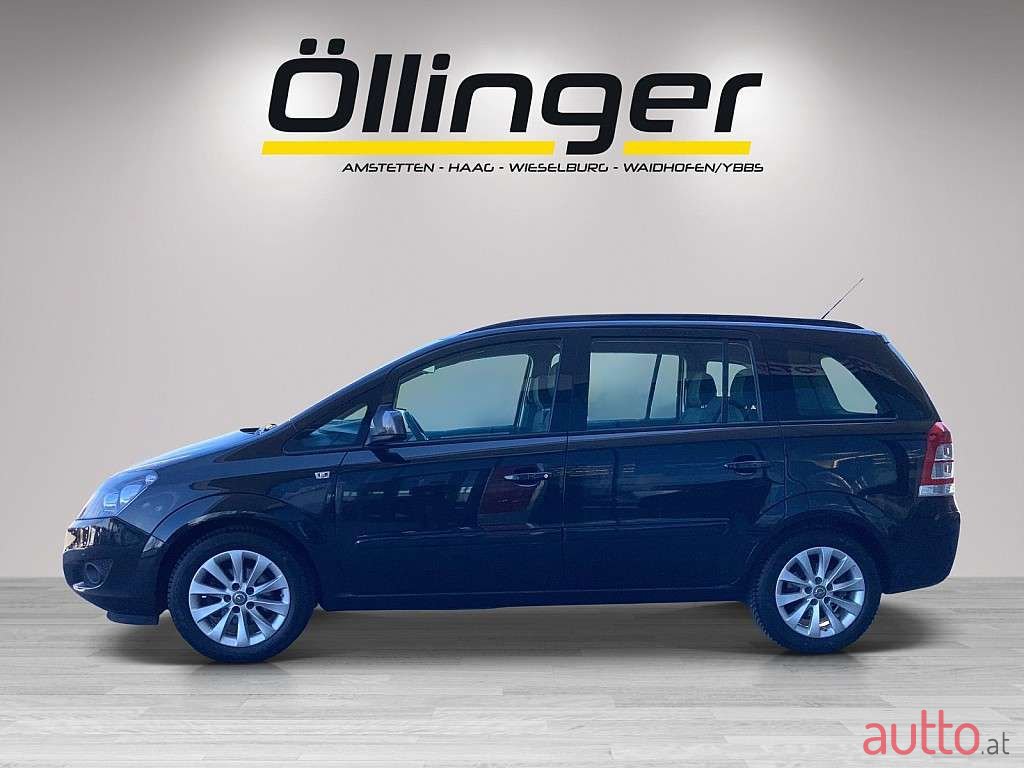 2014' Opel Zafira photo #2