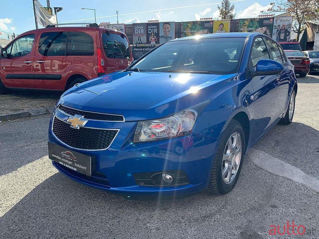 2012' Chevrolet Cruze photo #1