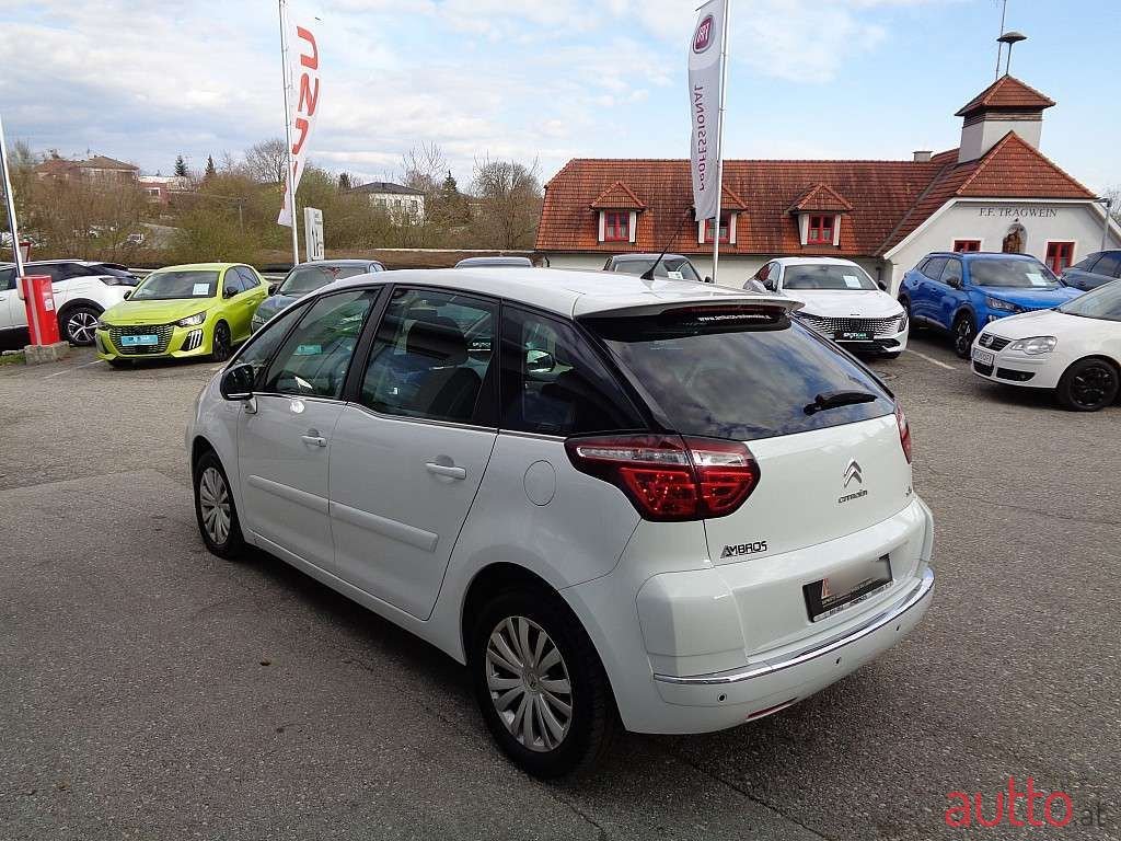 2013' Citroen C4 Picasso photo #6