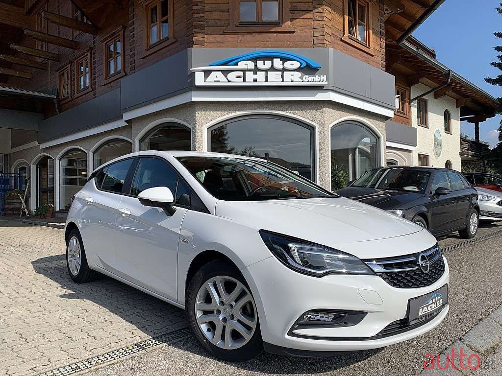2017' Opel Astra photo #1