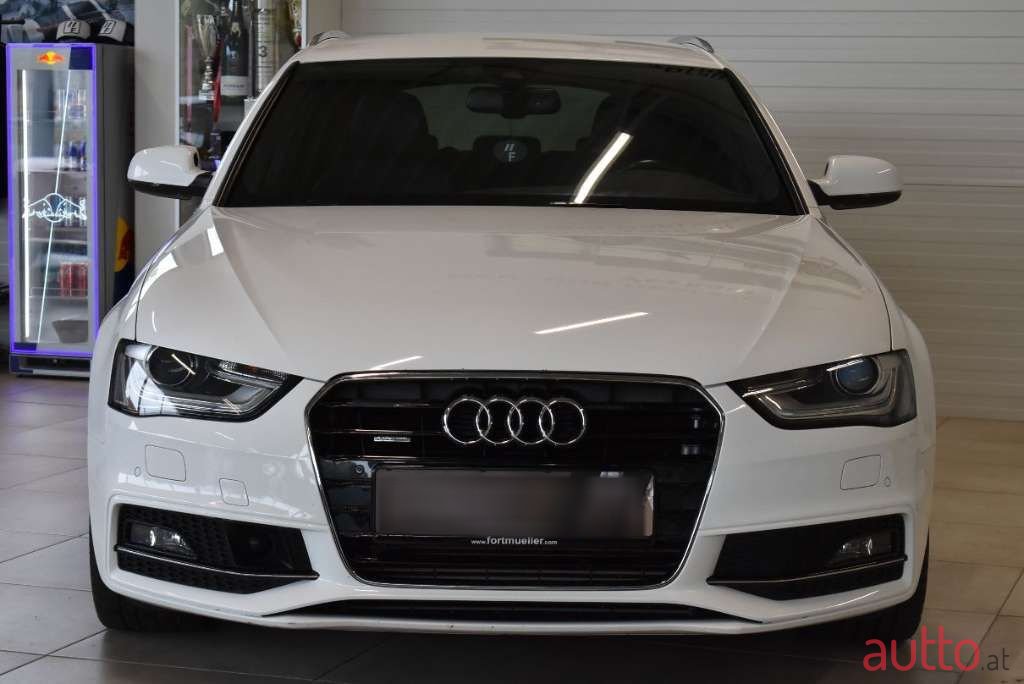 2012' Audi A4 photo #2