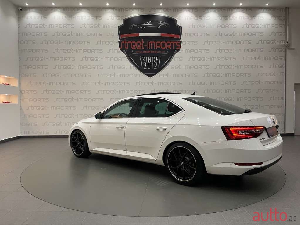 2018' Skoda Superb photo #5