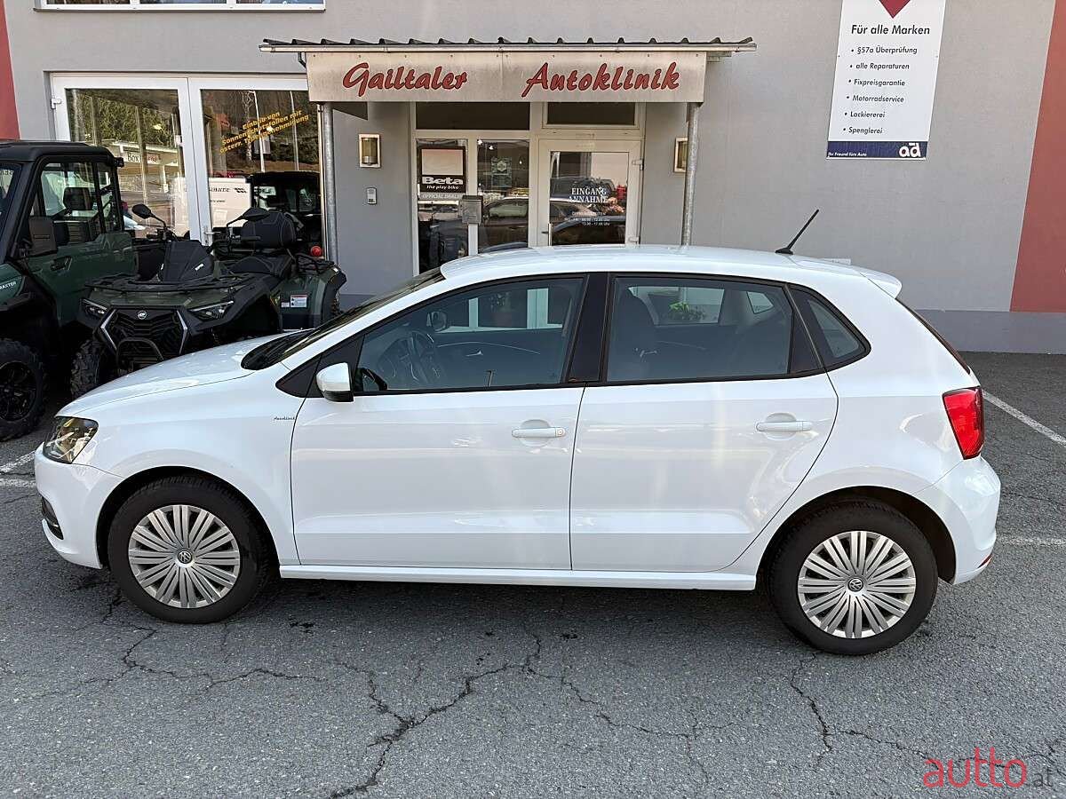 2014' Volkswagen Polo photo #2