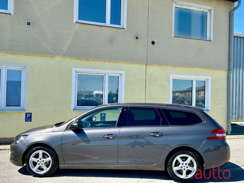 2017' Peugeot 308 photo #6