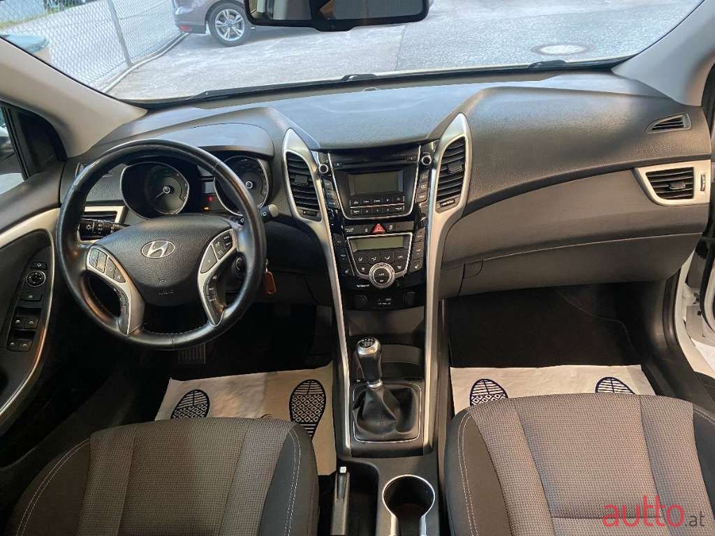 2017' Hyundai i30 photo #6