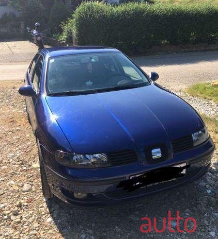 2004' SEAT Leon photo #1