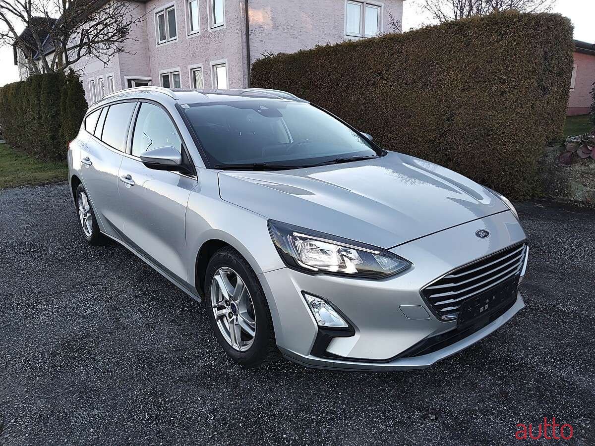2020' Ford Focus photo #1