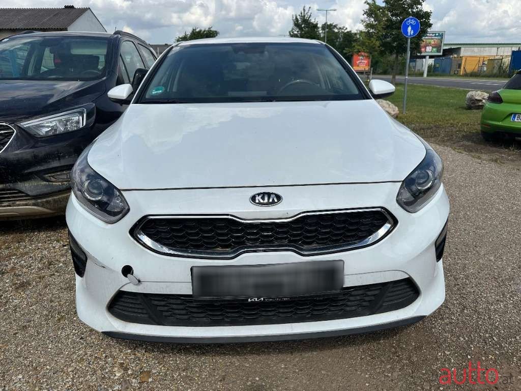 2022' Kia Ceed photo #3