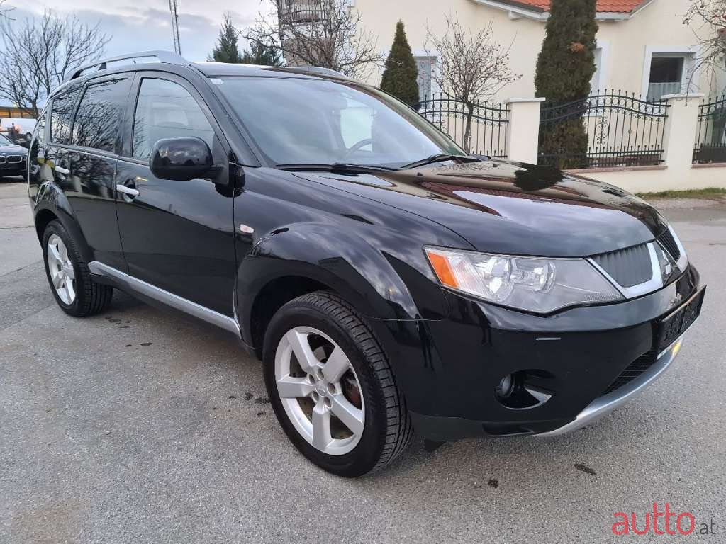 2007' Mitsubishi Outlander photo #2