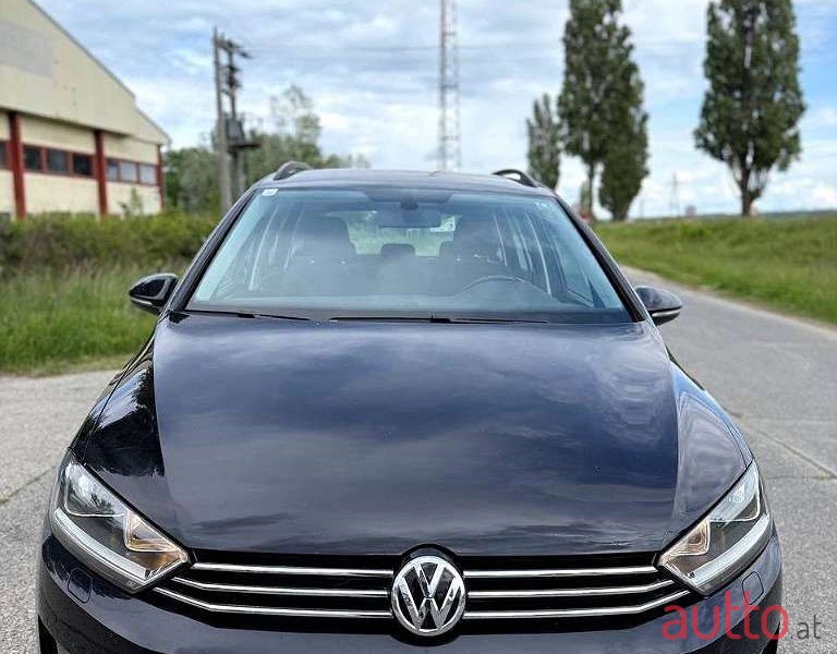 2016' Volkswagen Golf photo #1