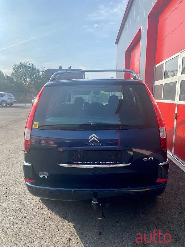 2012' Citroen C8 photo #4