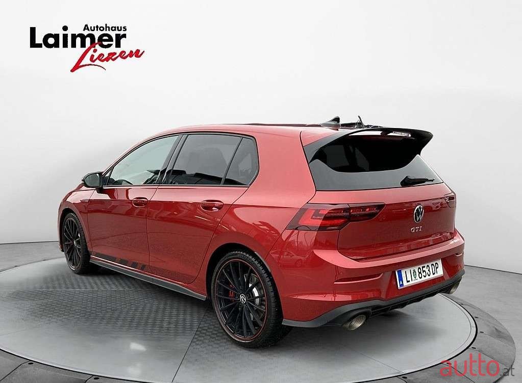 2023' Volkswagen Golf photo #3