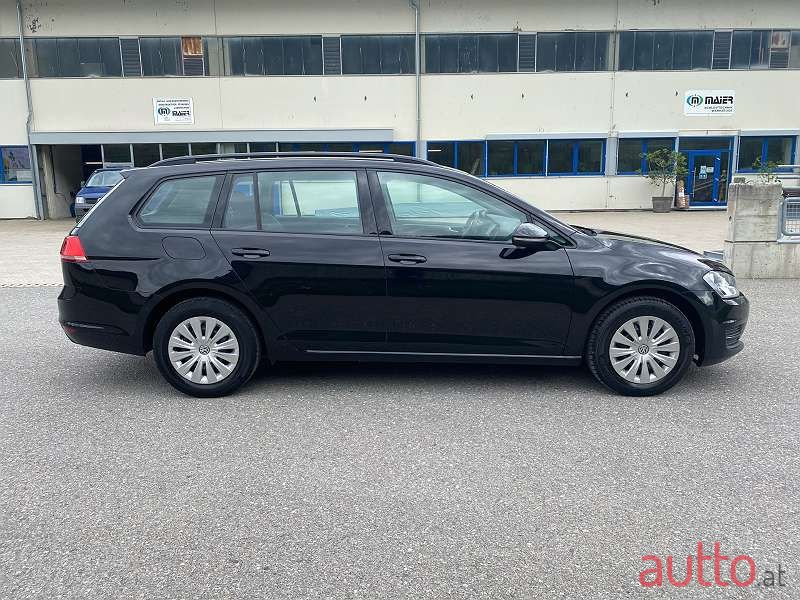 2015' Volkswagen Golf photo #3