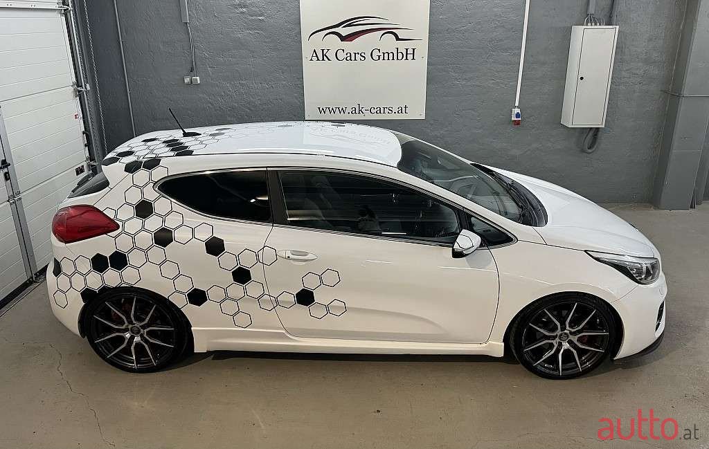 2013' Kia Proceed photo #6