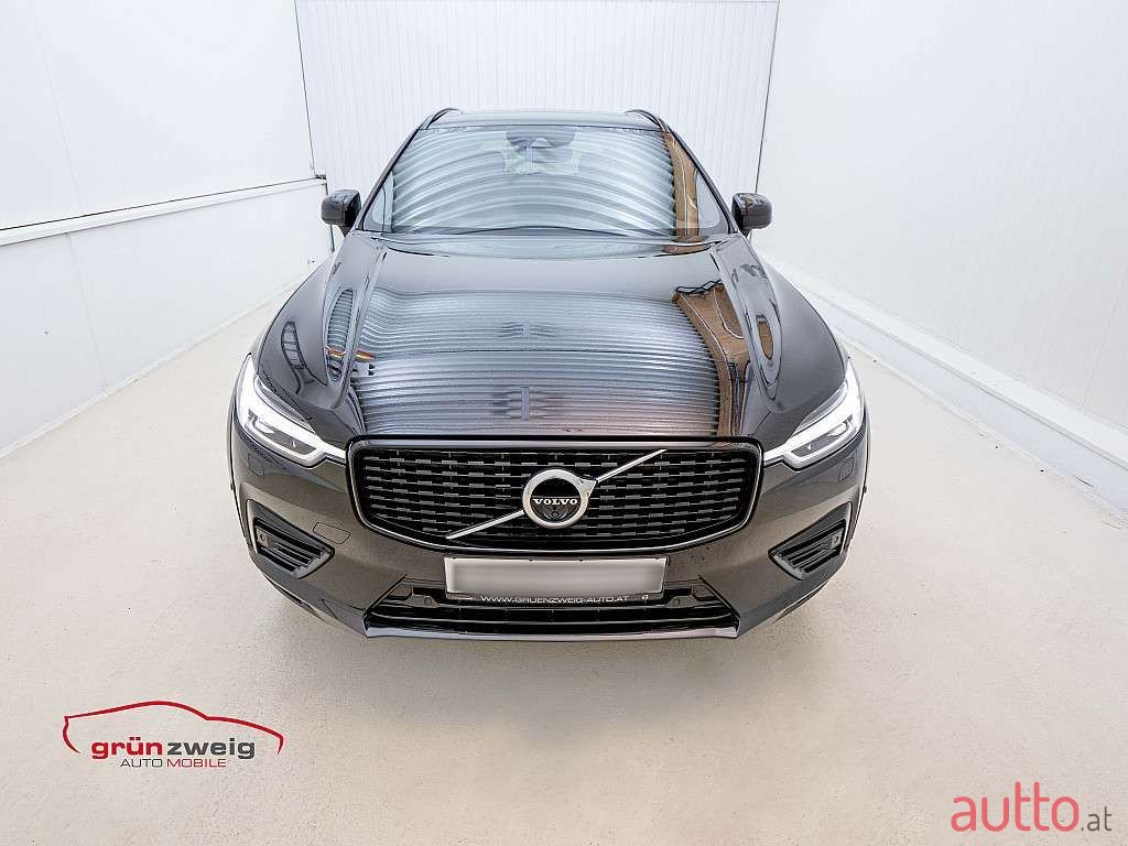 2020' Volvo XC60 photo #2