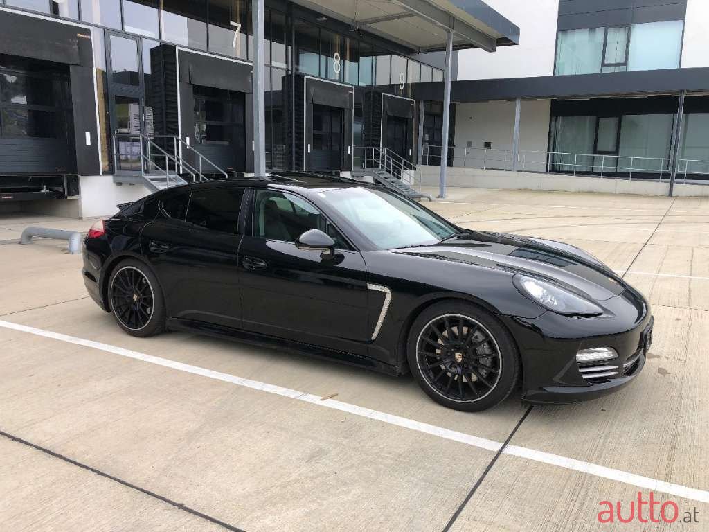 2013' Porsche Panamera photo #4