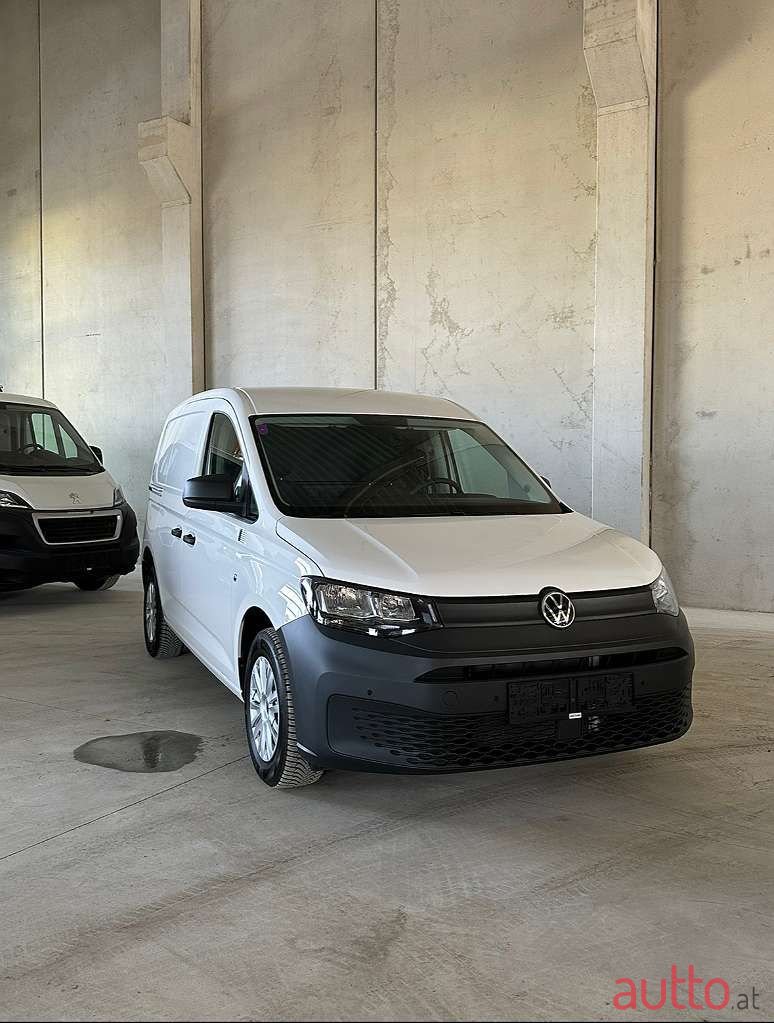 2022' Volkswagen Caddy photo #2