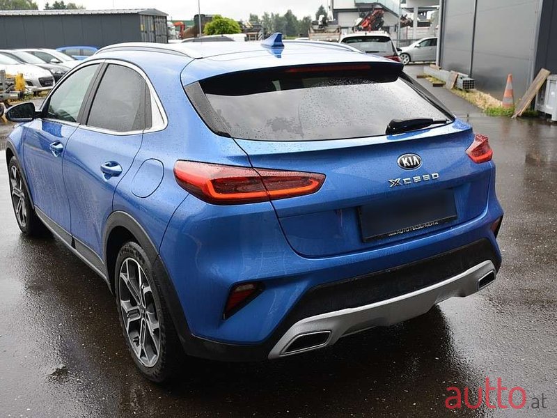 2021' Kia XCeed photo #4