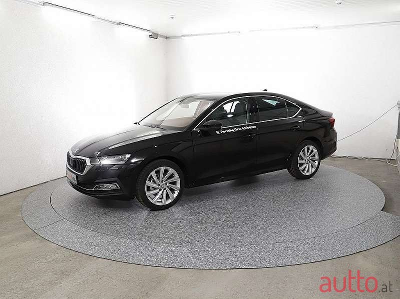 2021' Skoda Octavia photo #1