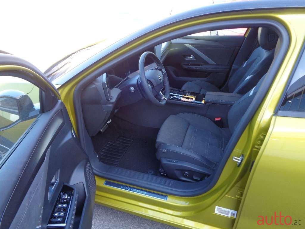2023' Opel Astra photo #3