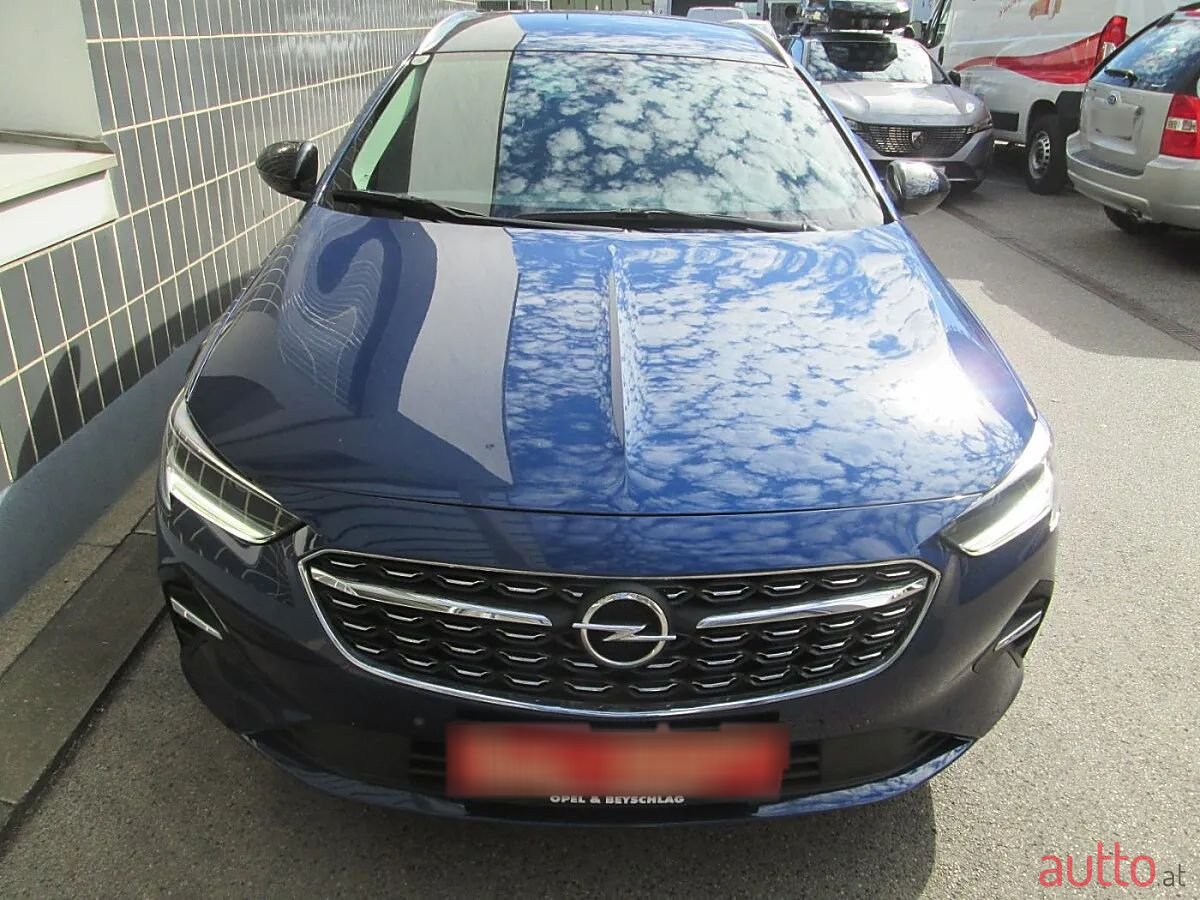 2020' Opel Insignia photo #2