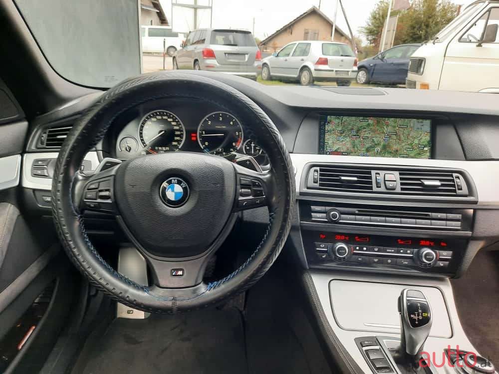 2011' BMW 5Er-Reihe photo #4