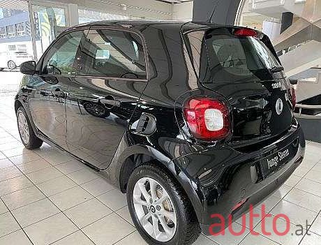 2019' Smart Forfour photo #2