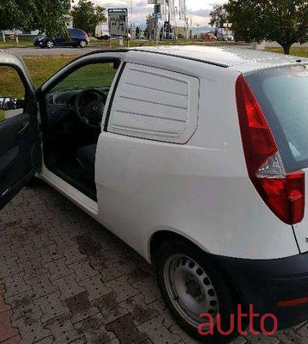 2009' Fiat Punto photo #2