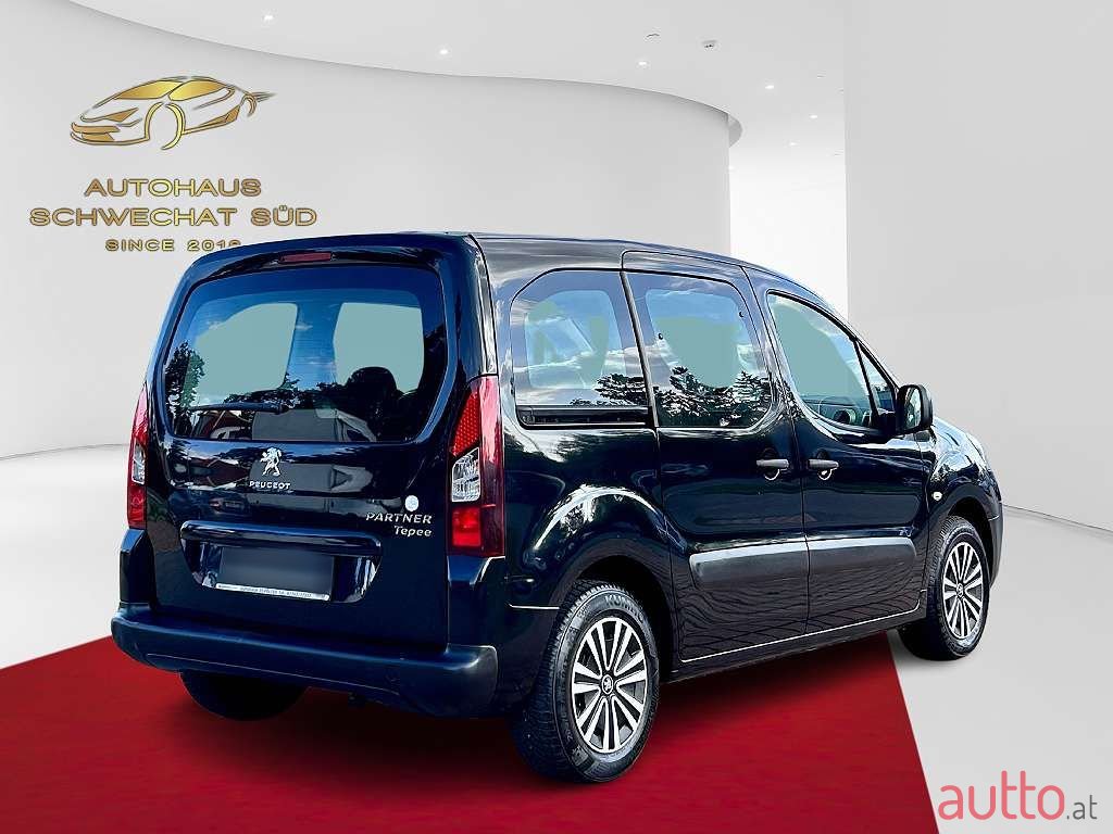 2014' Peugeot Partner photo #3