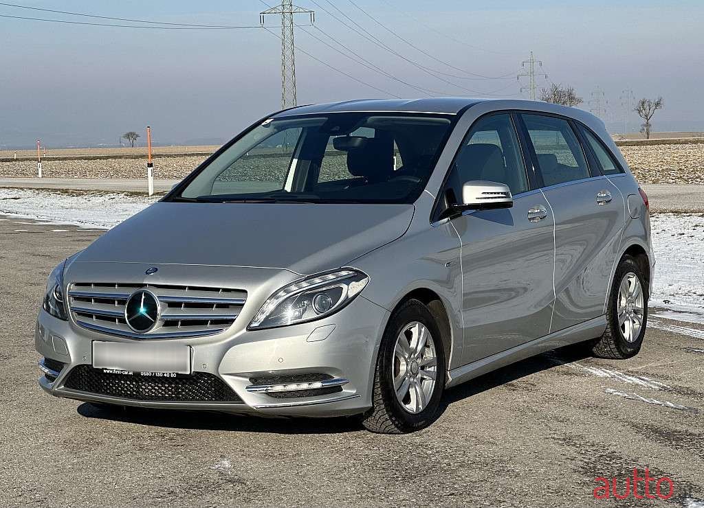 2011' Mercedes-Benz B-Klasse photo #1