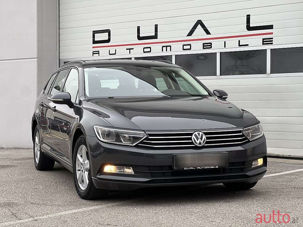 2015' Volkswagen Passat photo #2