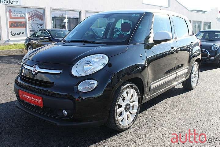 2013' Fiat 500L photo #1