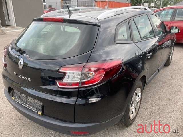 2011' Renault Megane photo #6